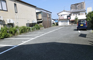 前原駅北月極駐車場