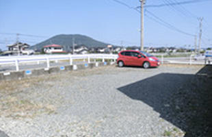 加布里駅前月極駐車場